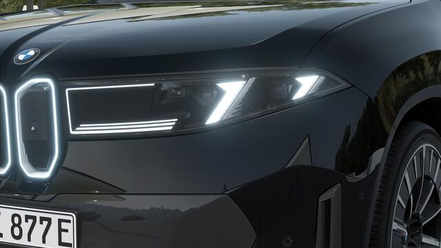 BMW X3 iX3 50 xDrive M Sport / Panoramadak / Trekhaak / M Sportstoelen / Parking Assistant Professional / Stuurverwarming / Head-Up