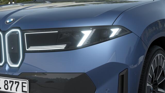 BMW X3 iX3 50 xDrive M Sport / Panoramadak / Trekhaak / M Sportstoelen / Parking Assistant Professional / Head-Up / Stuurverwarming