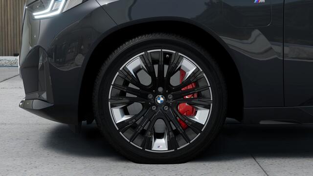 BMW X3 30e xDrive M Sport Automaat / Panoramadak / Trekhaak / Sportstoelen / Adaptieve LED / Parking Assistant Plus / Stoelventilatie / Comfort Access