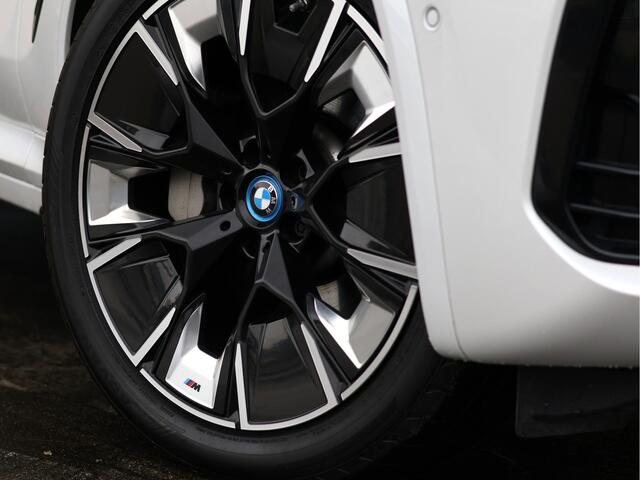 BMW X3 iX3 80 kWh M Sport | Pano | ACC | Memory | Leder | Cam | BTW |