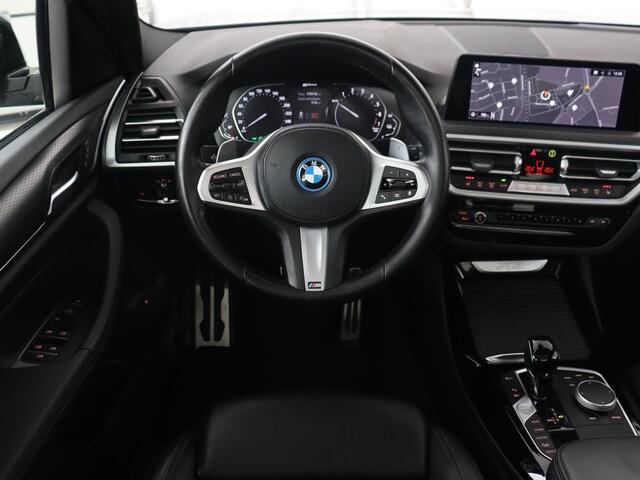 BMW X3 xDrive30e M Sport | Panoramadak | Leder | Stoelverwarming | Camera | Sportstoelen | Carplay | 20'' | Navigatie | Live Cockpit