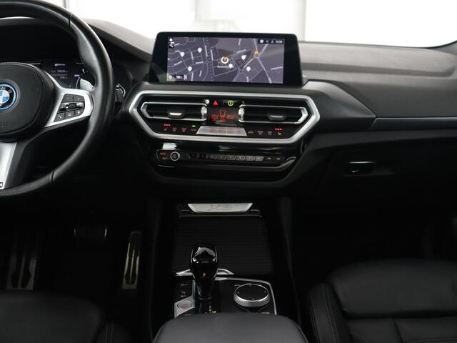 BMW X3 xDrive30e M Sport | Panoramadak | Leder | Stoelverwarming | Camera | Sportstoelen | Carplay | 20'' | Navigatie | Live Cockpit