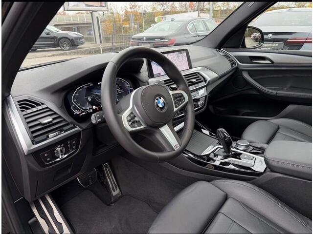 BMW X3 xDrive30e | M-Sport | HUD | Pano | Leder |
