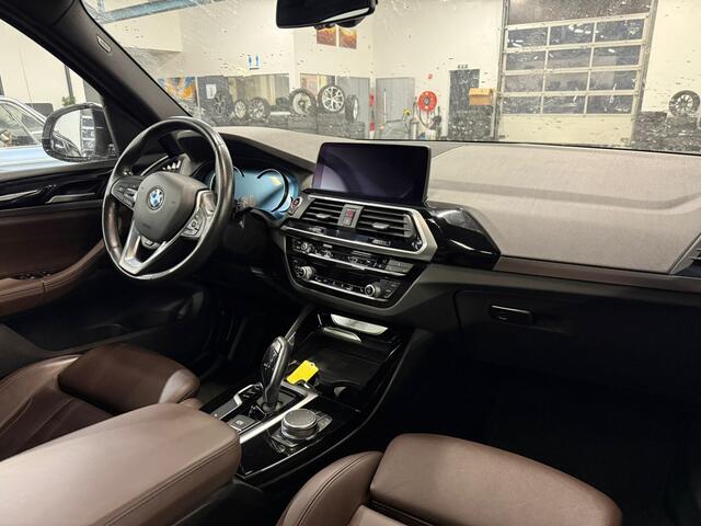 BMW X3 sDrive20i High Executive xLine Panoramadak Trekhaak Lederen interieur