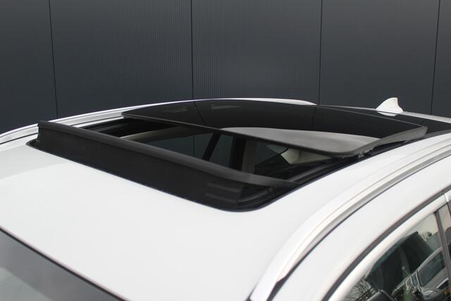 BMW X3 iX3 Executive 80 kWh | Incl. 12 maanden garantie | Panorama dak | Stoelverwarming | Navigatie | Cruise control | Climate control | DAB | Apple carplay/Andorid auto | Lichtmetalen velgen | Parkeersensoren | Achteruitrijcamera | Dodehoek detectie