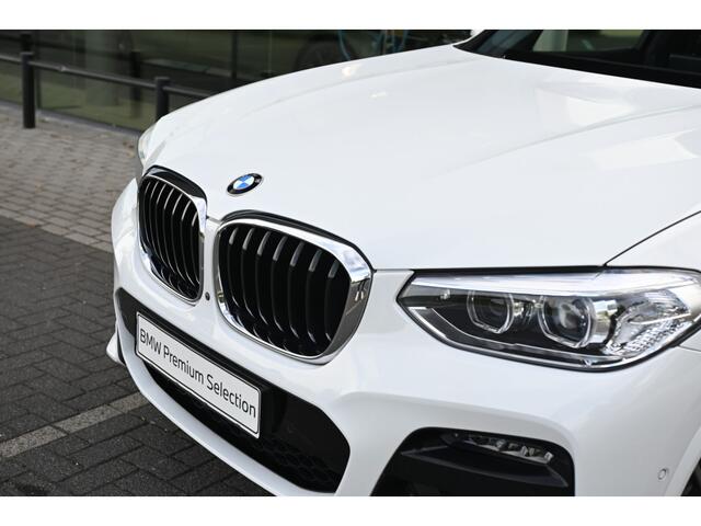 BMW X3 xDrive30e High Executive M Sport Automaat / Panoramadak / Trekhaak / Sportstoelen / LED / Head-Up / Parking Assistant Plus / Comfort Access / Stuurverwarming