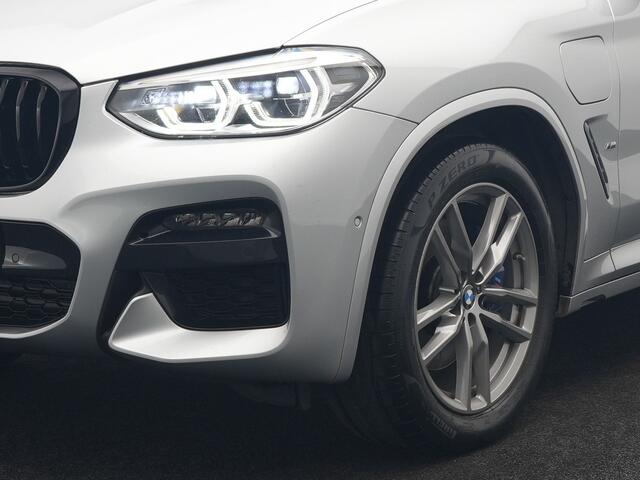 BMW X3 xDrive30e M Sport Plug In Hybrid 293pk Dealer O.H. PHEV | Trekhaak Af Fabriek | Head Up | Sportstoelen Verwarmd | Apple Carplay | Keyless | Blis | Sfeerverlichting | Virtual | Navigatie | DAB |