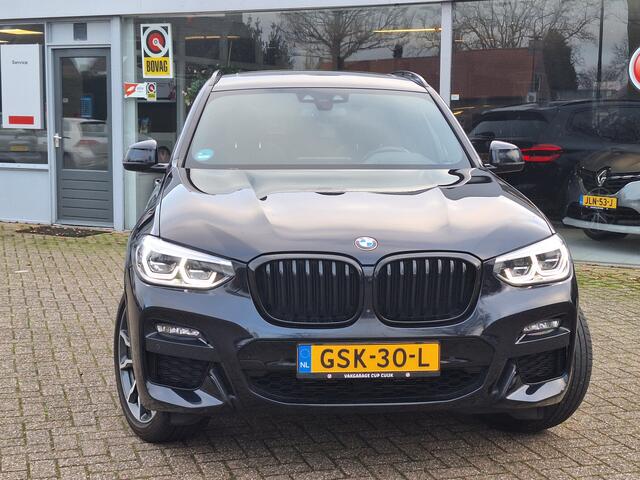BMW X3 xDrive30e Hybride M-Sport Full Options/Panodak/Trekhaak/Leer/HUD/Stuur en stoel verwarming/360 Camera/Adaptive Licht/Led/Elektrisch stoelverstelling/Key Less/ Carbon Zwart/ Dealer onderhouden M