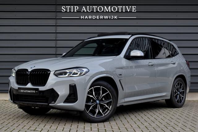 BMW X3 xDrive30e M Sport Shadow | Pano | Laser | Head-Up | Trekhaak | CarPlay | Stuur+Stoelverwarming |