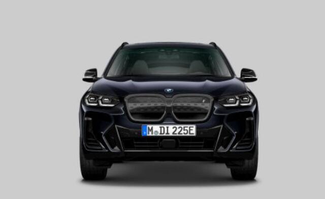 BMW X3 iX3 Executive 80 kWh Sportstoelen - Elektrisch verwarmde voorstoelen - Comfort Access - Driving Assistant Professional - Active Guard - Active Protection - Parking Pack - Akoestische voetgangersbescherming -