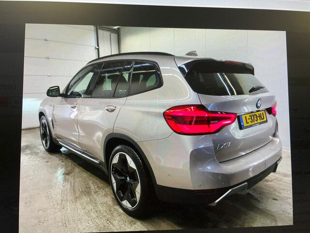 BMW X3 iX3 BWJ 2021 80 KWh High Executive 286 PK PANODAK | FULL LED | LEDER | STOELVERW. | ADAPTIVE CRUISE | CAMERA | HARMAN&KARDON | HEAD-UP DISPLAY | ELEKR. STOELEN | CARPLAY + ANDROID | NAVI | CLIMA | LMV