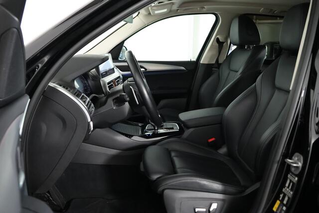BMW X3 xDrive30e xLine / Leder / memory stoel / Trekhaak / HUD / Camera