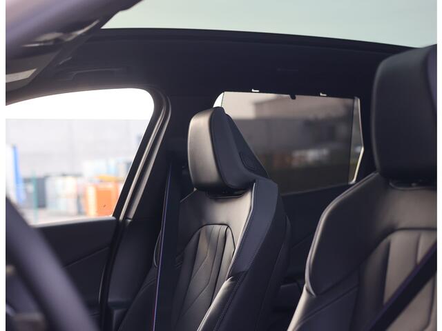 BMW X3 30e xDrive | Trekhaak - Pano - Iconic Glow