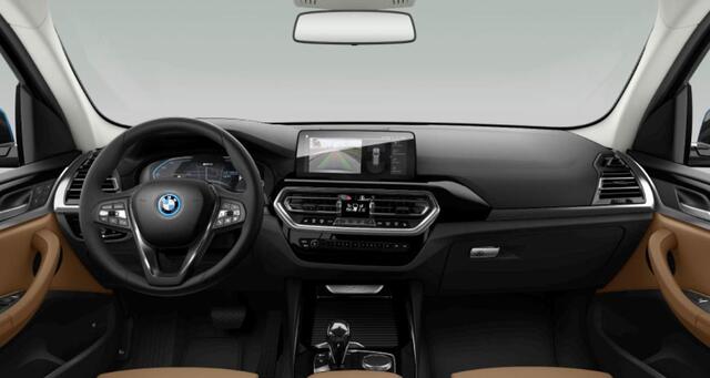 BMW X3 xDrive30e Panoramadak - Sportstoelen - Elektrisch verwarmde voorstoelen - Geluiddempende/Getinte Ruiten - zonneschermen - Comfort Access - Ambiance verlichting - Parking Assistant -