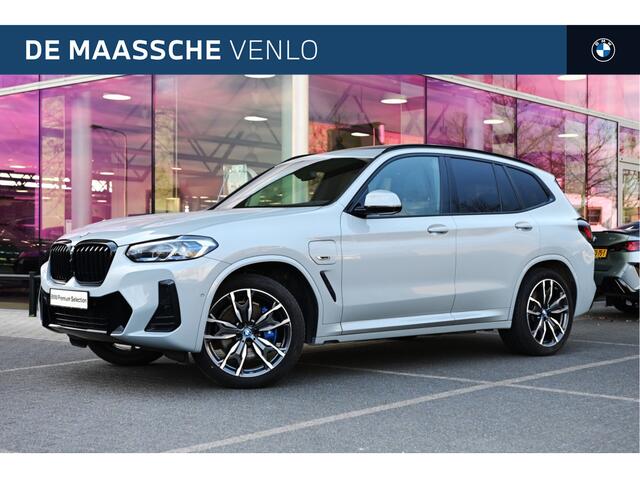 BMW X3 xDrive30e M Sport Automaat / Panoramadak / Trekhaak / Laserlight / Stuurverwarming / Comfort Access / Parking Assistant Plus / Stoelverwarming / Head-Up