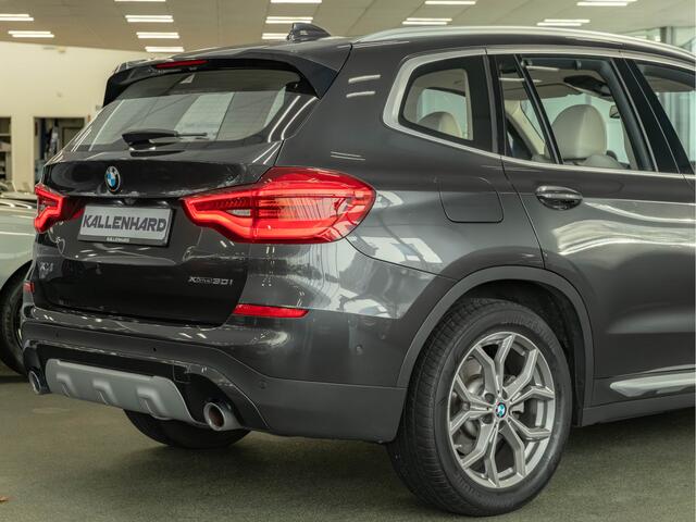 BMW X3 xDrive30i xLine - Pano - Trekhaak - Memoryzetel - Camera - Head-Up