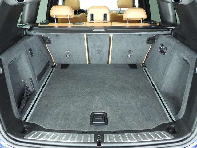 BMW X3 sDrive20i | M-Sportpakket | LED | Leder | HUD | Schuifdak | DAB | hifi speakers | Alu 20 inch