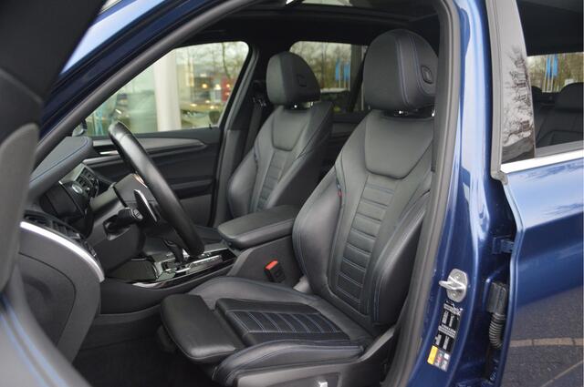 BMW X3 xDrive30e M Sport Automaat / Panoramadak / Trekhaak / Sportstoelen / Adaptief onderstel / Stuurverwarming / Comfort Access / Adaptieve LED / Head-Up / Harman Kardon