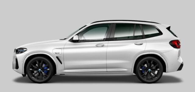 BMW X3 xDrive30e High Executive M Sport - Panoramadak - Comfort Access - Parking Assistant Plus - Active Cruise Control - Hifi - Ambient Air pakket - Getinte ruiten - Stuurwielrand verwarmd - Elektrisch verwarmde voorstoelen -