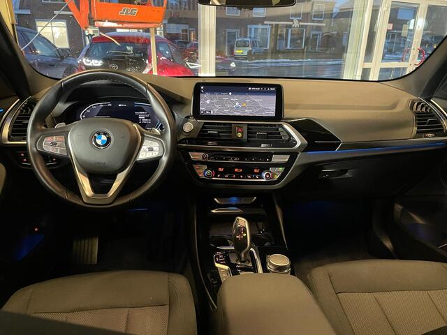 BMW X3 xDrive30e / Panorama / Navi / HUD / Keyless / Carplay / DAB