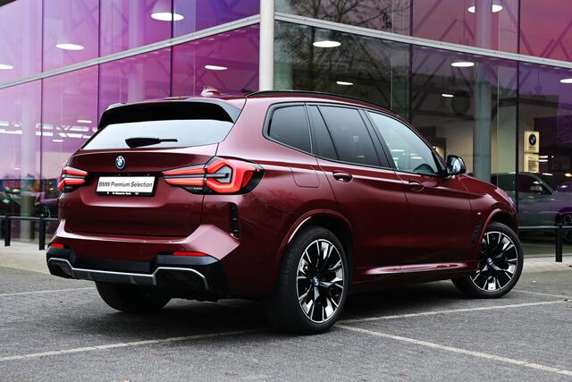 BMW X3 iX3 High Executive / Panoramadak / Adaptief onderstel / Laserlight / Stuurverwarming / Comfort Access / Parking Assistant Plus / Head-Up / Harman Kardon / Stoelverwarming