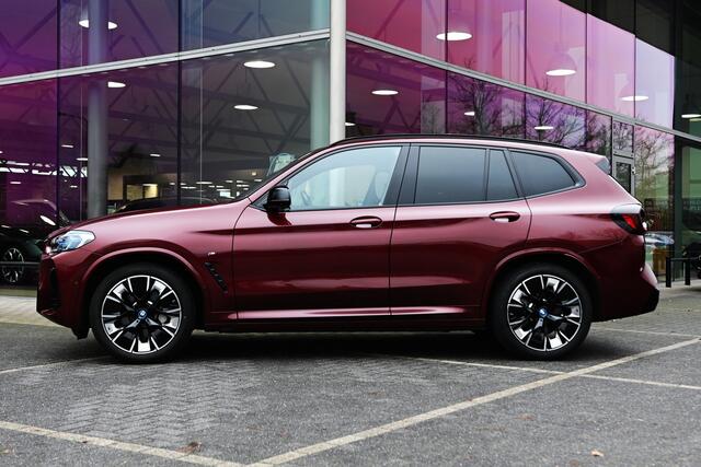 BMW X3 iX3 High Executive / Panoramadak / Adaptief onderstel / Laserlight / Stuurverwarming / Comfort Access / Parking Assistant Plus / Head-Up / Harman Kardon / Stoelverwarming