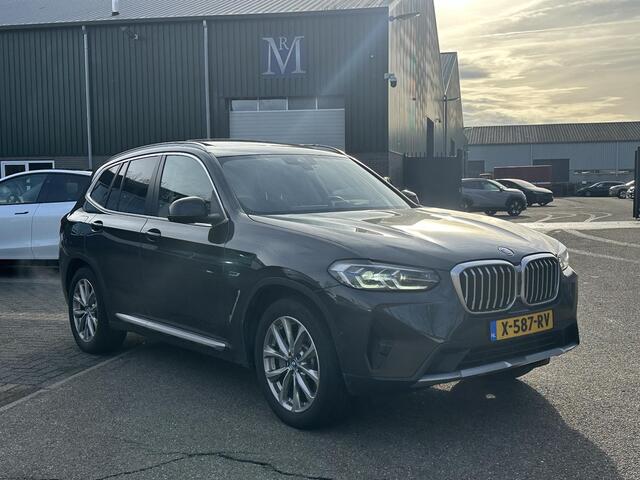 BMW X3 xDrive30e Business Edition Plus | PANO DAK | LASER LED | ELEK. TREKHAAK | DODEHOEK DEDECTRIE | HEADUP | STOEL VERWARMING | ELEK. ACHTERKLEP |