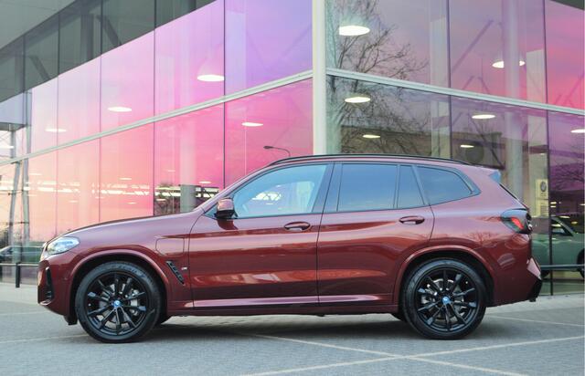 BMW X3 xDrive30e M Sport Automaat / Panoramadak / Trekhaak / Sportstoelen / Head-Up / Achteruitrijcamera / Active Cruise Control / Comfort Access