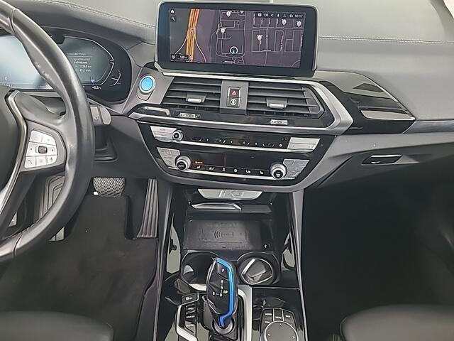 BMW X3 iX3 High Executive 80 kWh | Panoramadak | Keyless | Stoelverwarming | Harman Kardon | Memory Seat | Head-Up Display | 360 Camera | Adaptief Onderstel | Trekhaak | Adaptive LED | Elektrische Stoelen | Apple Carplay |