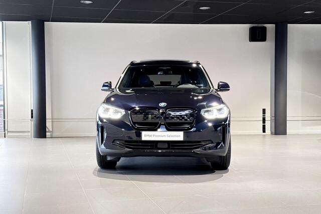 BMW X3 iX3 High Executive 80 kWh | Glazen Panoramadak | Harman Kardon | Trekhaak | Head-up Display |