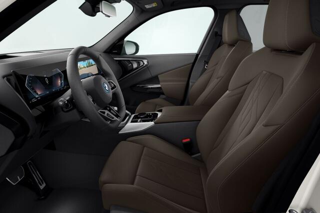 BMW X3 30e xDrive M Sportpakket / Elektrisch Wegklapbare Trekhaak / Head up Display / Harman Kardon Audio / Comfort Acces / Glazen Dak / Getint Glas