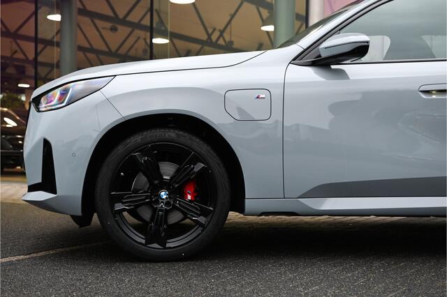 BMW X3 30e xDrive M Sport Automaat / Panoramadak / Trekhaak / Sportstoelen / Adaptieve LED / Stoelventilatie / Parking Assistant Plus / Comfort Access