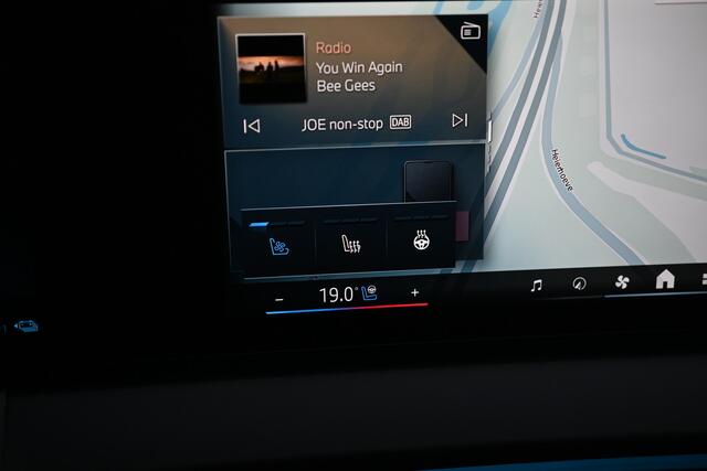 BMW X3 30e xDrive M Sport Automaat / Panoramadak / Trekhaak / Sportstoelen / Adaptieve LED / Stoelventilatie / Parking Assistant Plus / Comfort Access