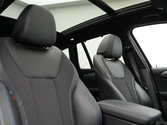 BMW X3 xDrive30e M Sport Plug In Hybrid 293pk Dealer O.H PHEV | Trekhaak Af Fabriek | Panodak | Adaptive Cruise | 360 Camera | Head Up | Sportstoelen Memory & Verwarmd | Harman & Kardon | Keyless | Apple Carplay | Virtual | Navigatie | DAB |