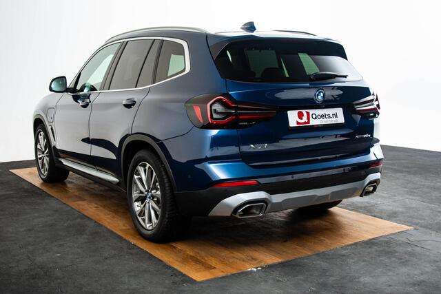 BMW X3 xDrive30e Trekhaak - Panoramadak - Parking Assistant Plus - Getinte Ruiten - Sportstoelen - Comfort Access - Driving Assistant - Hifi - zonneschermen achterportierruiten - Verstelbare rugleuning achter -