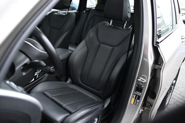BMW X3 iX3 Executive / Sportstoelen / Achteruitrijcamera / Adaptief onderstel / Adaptieve LED / Driving Assistant Professional / Stoelverwarming / Live Cockpit Professional
