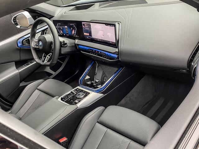 BMW X3 30e xDrive 299PK M-Sport | PANO | KEYLESS | ICONIC GLOW | RIJASSISTENT PLUS | HARMAN KARDON |