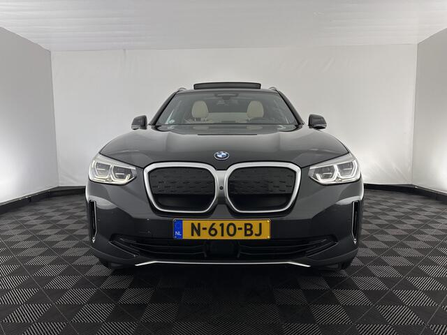 BMW X3 iX3 High Executive 80 kWh [ 3-Fase ] {SOH-96%} (INCL-BTW) Aut. *PANO | HEAD-UP | LEATHER | HARMAN/KARDON | FULL-LED | BLINDSPOT | MEMORY-PACK | DIGI-COCKPIT | HEATED-SPORTSEATS | KEYLESS | TOPVIEW | DAB+ | NAVI-FULLMAP | 20''ALU*