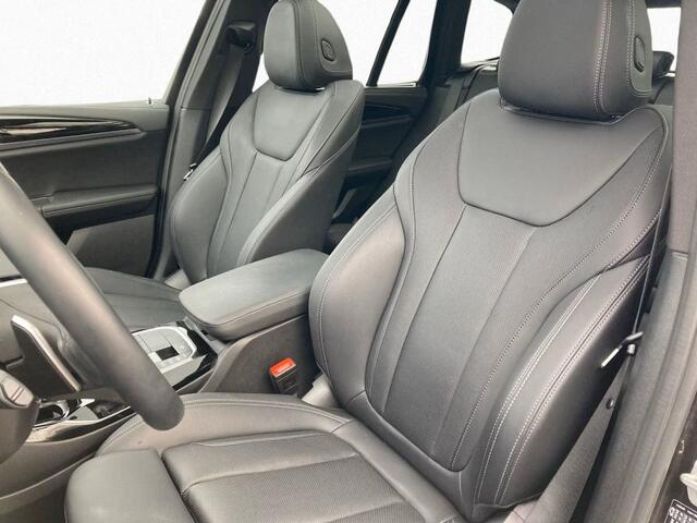 BMW X3 xDrive30e ** LASER, LEDER, PANORAMA, TREKH, HuD, AKOUSTIC GLAS, 20-inch LMV ** 1e EIG - UNFALLFREI ** ** INFORMEER OOK NAAR ONZE AANTREKKELIJKE FINANCIAL-LEASE TARIEVEN **