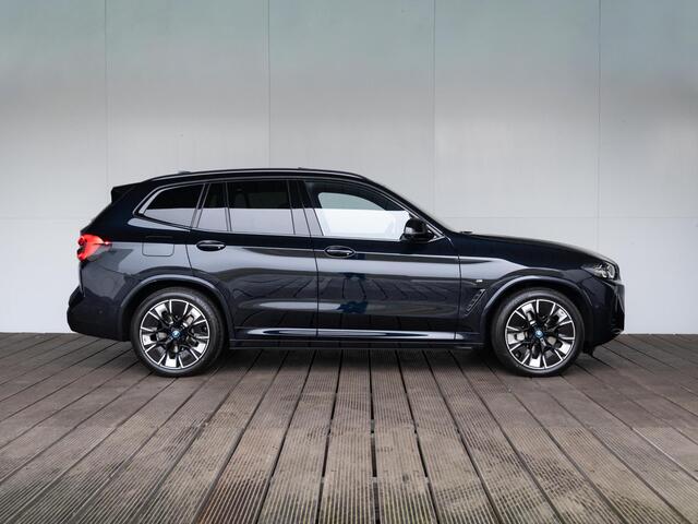 BMW X3 iX3 | High Executive | Driving Assistant Professional | Harman Kardon | Head-Up Display | Stuurwielrand verwarmd | Comfort Access | 20''