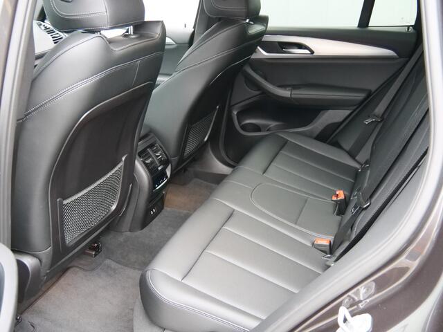 BMW X3 xDrive30e High Executive 292 Pk Automaat M-pakket / Navi / DAB / Apple Carplay / Trekhaak / Leer / Stoelverwarming