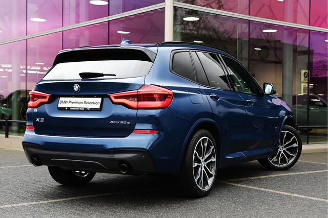 BMW X3 xDrive30e High Executive M Sport Automaat / Panoramadak / Sportstoelen / Achteruitrijcamera / Comfort Access / Adaptieve LED / Head-Up / Harman Kardon / Stoelverwarming