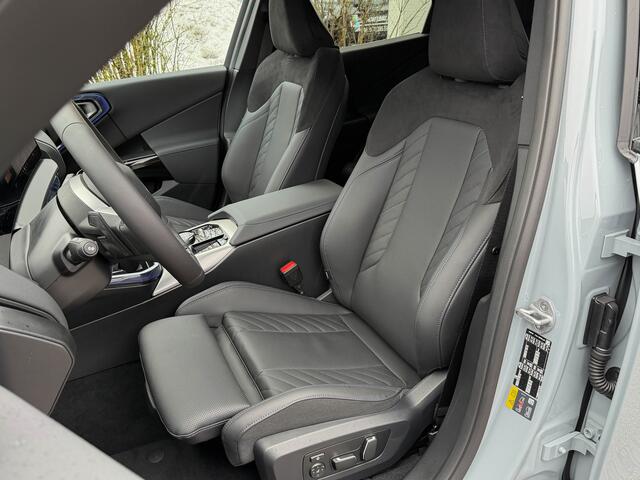 BMW X3 30e xDrive 300PK M-Sport Head-Up H/K Iconic Glow 360-Camera Keyless 20-Inch Tr.Haak VOL!!