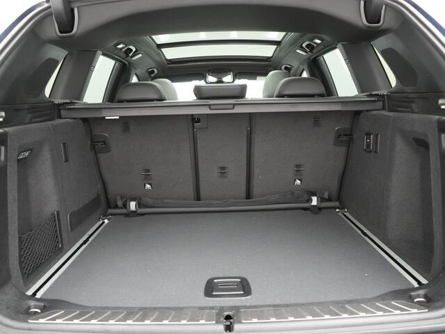 BMW X3 xDrive20i M Sport Shadow 184pk Dealer O.H | Trekhaak af Fabriek | Panodak | Adaptive Cruise | Sportstoelen Memory | Harman Kardon | Head Up | 19"L.M | BLIS |