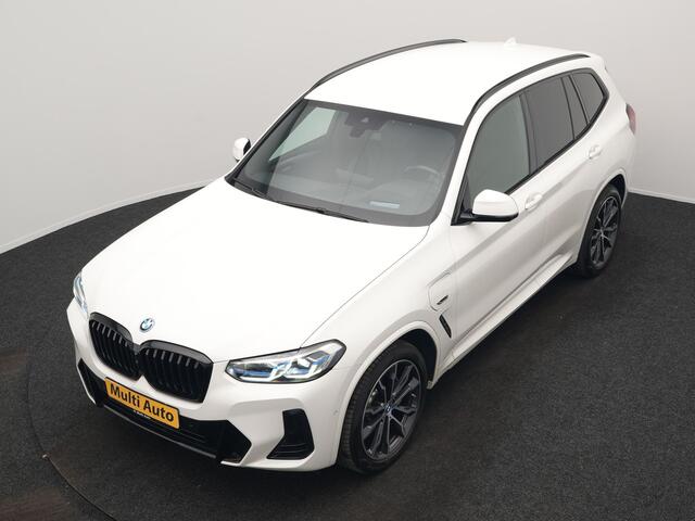 BMW X3 xDrive30e M Sport Plug In Hybrid 293pk Dealer O.H PHEV | Laser LED | 360 Camera | 20"L.M | Head Up | Shadow Line | Lederen Sportstoelen Verwarmd | Sfeerverlichting | BLIS |