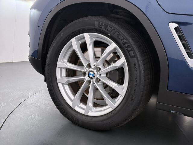 BMW X3 xDrive30e High Executive M Sport interieur | Panoramadak | Trekhaak | Camera | Harman Kardon | HUD