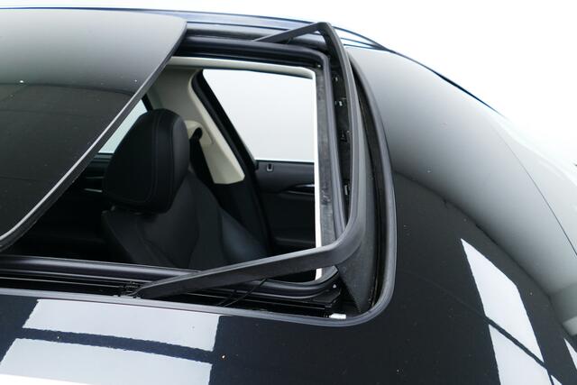 BMW X3 xDrive20i High Executive. Panodak, Camera, StoelVerw, Adap Cruise, 19"LMV, Haak 2400kg