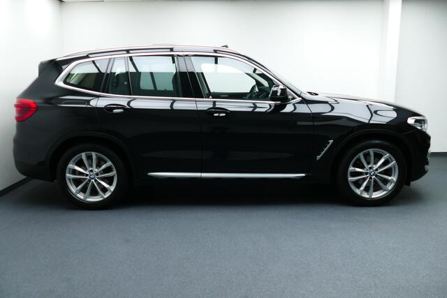BMW X3 xDrive20i High Executive. Panodak, Camera, StoelVerw, Adap Cruise, 19"LMV, Haak 2400kg