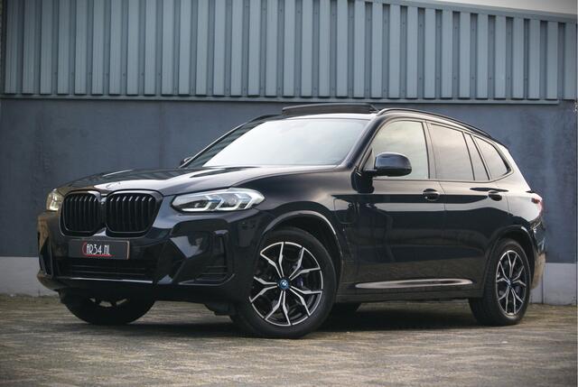BMW X3 xDrive30e 292PK High Ex. M-Sport Shadow Panoramadak/Laser/Wegkl-trhk/HUD/Carplay
