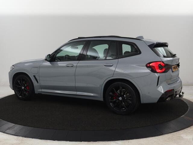 BMW X3 xDrive30e M Sport | Panoramadak | Head-Up | Stoelverwarming | Trekhaak | 360 Camera | Leder | Sportstoelen | Carplay | Sfeerverlichting | Laserlicht | Live Cockpit | Navigatie | PHEV | Plug In